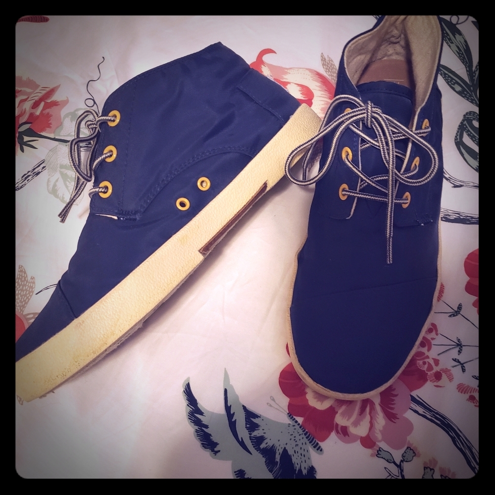 Tom's Bota Boots-Men's but cute for girls too!